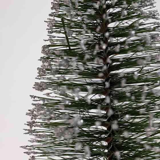 Засніжена новорічна ялинка на дерев'яній підставці 25 см Київ