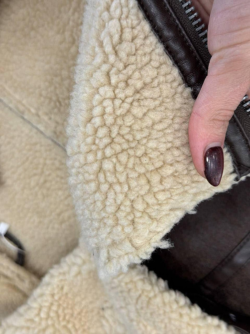 Жіноча стильна вкорочена дублянка зі штучним хутром Одеса - фото 6