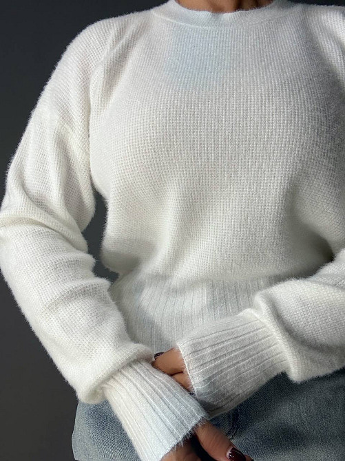 Светр жіночий Fancy Matinee 7571 вафельний з ангори оверсайз, білий, one size Київ - фото 17