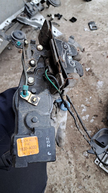 Замок крышки багажника Hyundai Tiburon 2003–2008 Киев - изображение 1