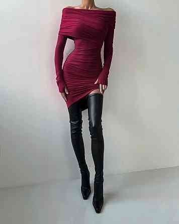 Женское силуэтное платье трансформер с открытыми плечами трикотаж Марсала Одесса