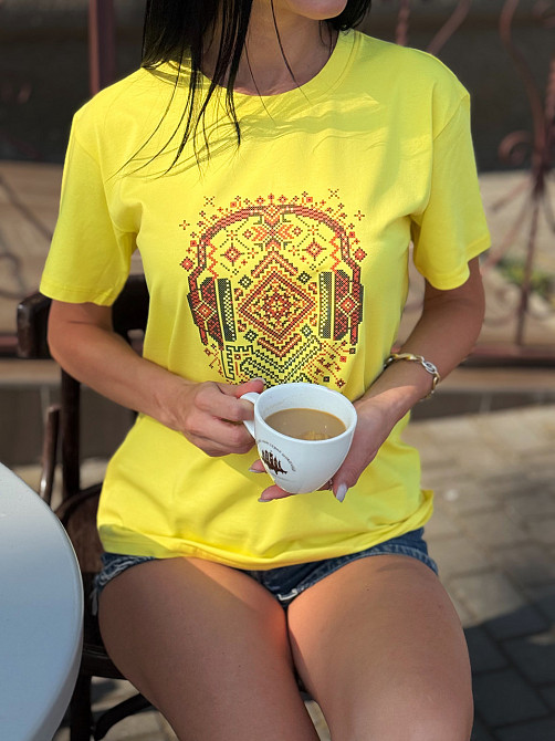 Женская футболка из хлопка 