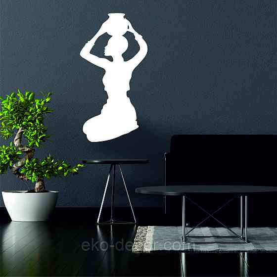 Декоративне настінне Панно «Дівчина з глечиком», Декор на стіну Київ