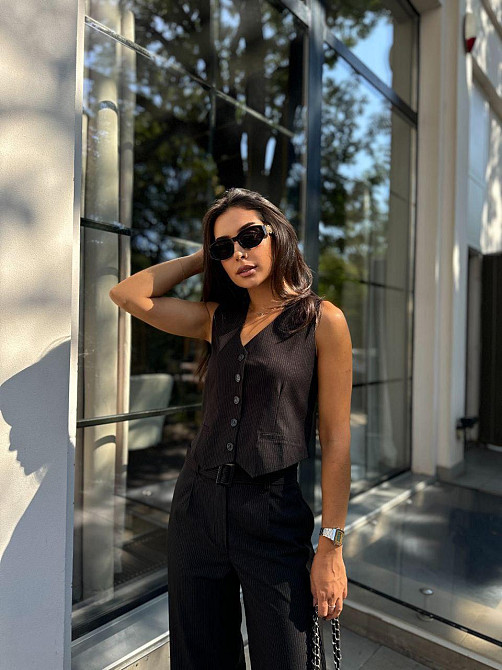 Женский брючный костюм двойка: жилет и брюки турецкая костюмка Черный, 44 Одесса - изображение 7