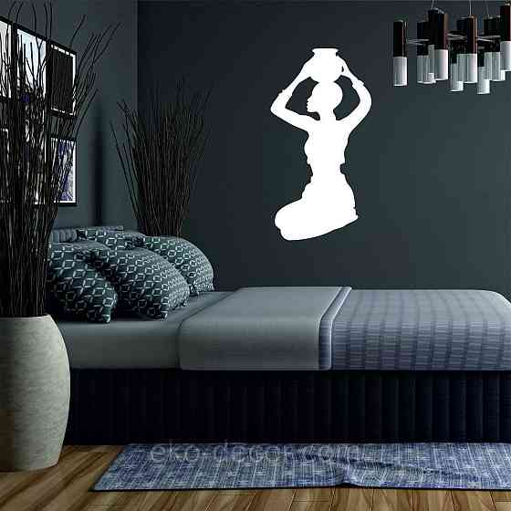 Декоративне настінне Панно «Дівчина з глечиком», Декор на стіну Київ