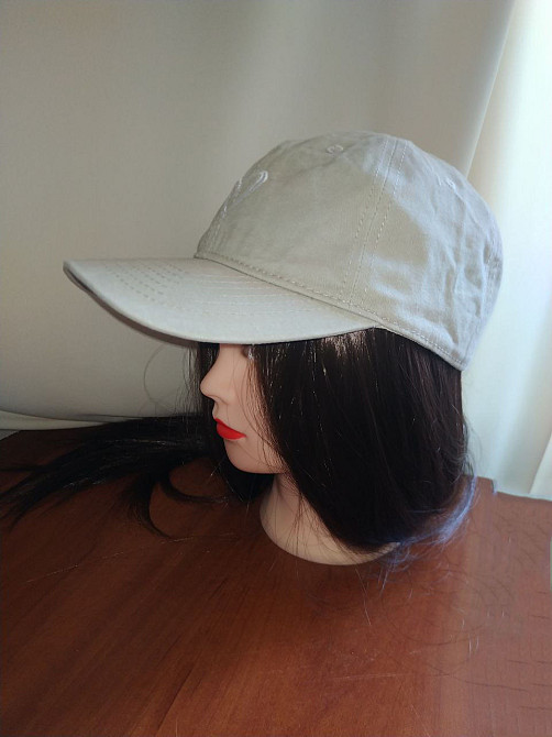 Бейсболка з вишивкою "Серце" Молочний Харків - фото 3