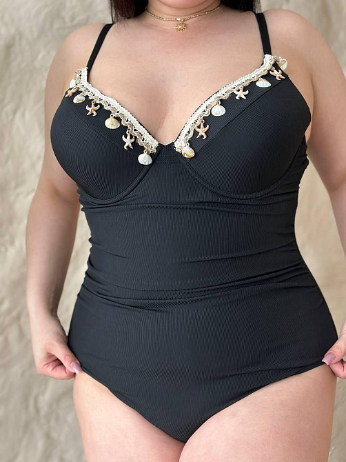 Жіночий купальник суцільний великого розміру на кісточках plus size на бретельках з морським декором чорний 2XL Одеса - фото 5