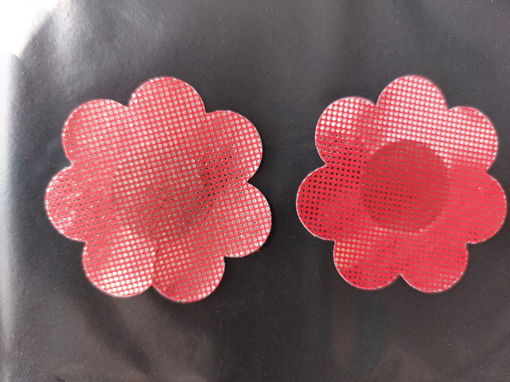 Наклейки на груди Ромашки 75 мм червоний Київ - фото 1