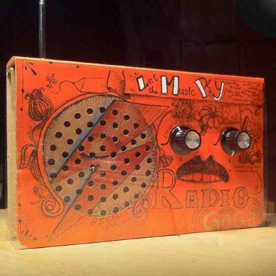 Картонне FM-радіо та МР3-плеєр "Еко" Рівне