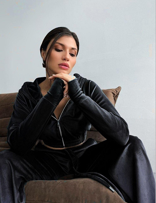 Женский повседневный велюровый костюм двойка с широкими брюками и укороченной кофтой плюшевый велюр Черный, 46/48 Одесса - изображение 7