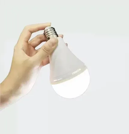 Лампочка Світлодіодна з аккумулятором 2 x 18650 роз'єм micro usb 5v BL fa3830 8441 Київ
