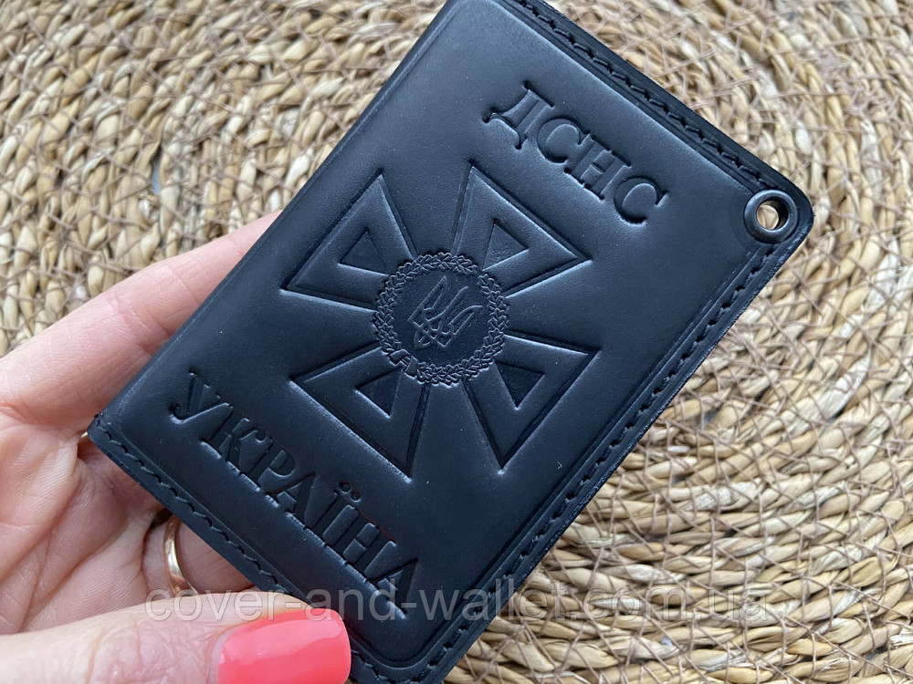 Обкладинка ДСНС із пластиковим шевроном із вінтажної шкіри чорного кольору P_Leather Київ - фото 9