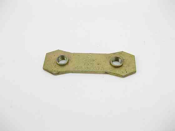 VAG  3B0809237B Кріпильна пластина петлі - вуха замка дверей VW Bora Jetta Golf Passat Одесса