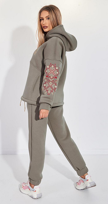 Тёплый костюм с украинской вышивкой (46) Киев - изображение 3