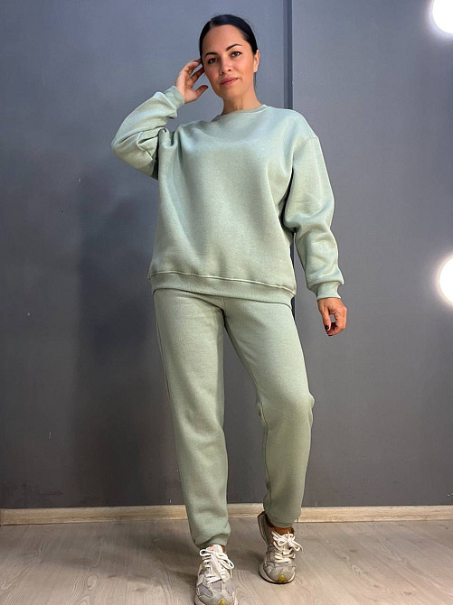 Костюм женский Pepper mint 24-13-14 простой брюки джогеры на резинке и свитшот оверсайз утепленный флис оливковый, оливковый, L Киев - изображение 1