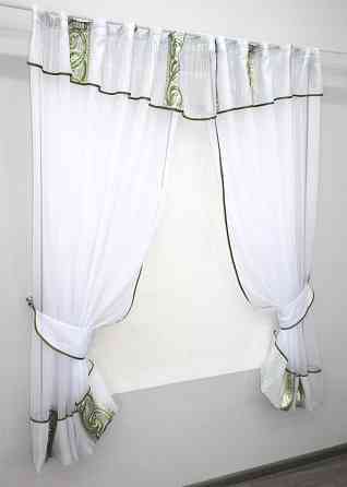 Кухонные шторы VR-Textil № 085к с ламбрекеном и подхватами белый с зеленым 300х170 см (59-784) Киев