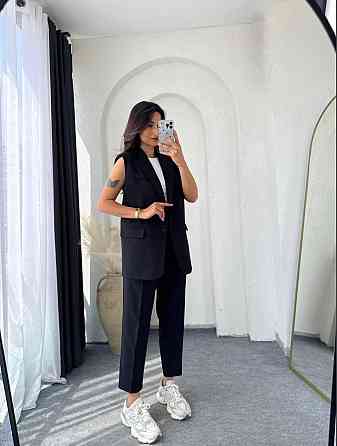 Жіночий базовий брючний костюм-двійка: жилет і штани креп костюмка Чорний, 46/48 Одеса