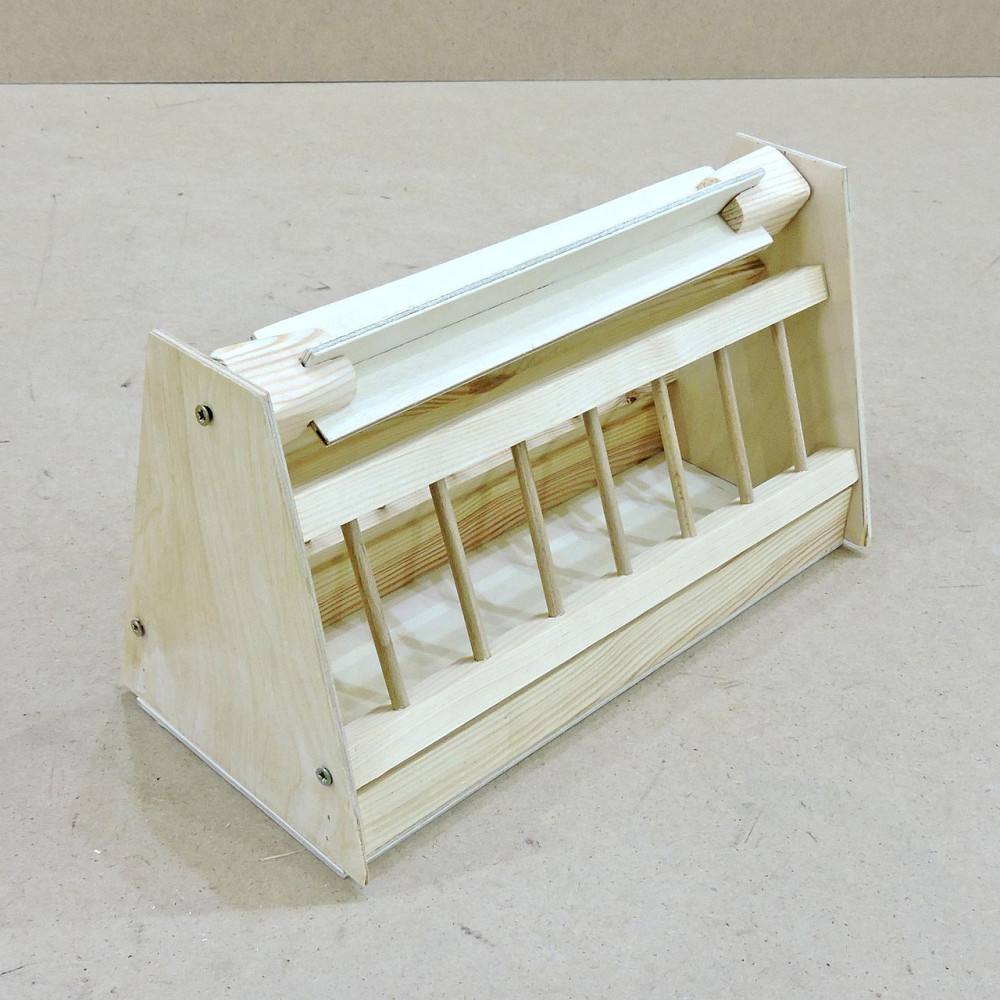 Деревянная кормушка для голубей 