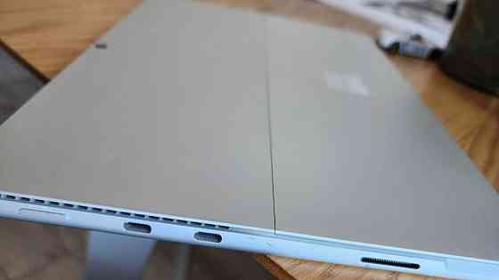 Планшет: Microsoft Surface Pro 8 , 13" 120Hz. i5-1135 G7 , 8/128Gb. Platinum 1983. Київ