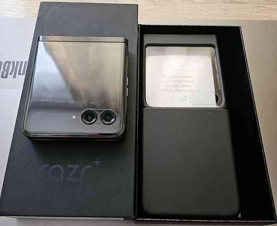 Телефон: Motorola RAZR 40+ Ultra 8/256Gb, USA, e-sim, Infinite, Black Київ