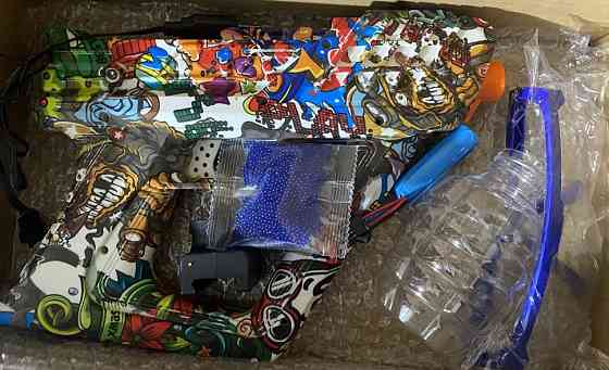 Пістолет Глок стріляє орбізами, від акумулятору 7.4 V, в коробці. Харків