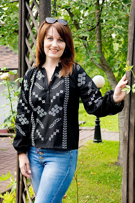 Вишиванка жіноча, лляна, довгий рукав, чорна Київ - фото 1