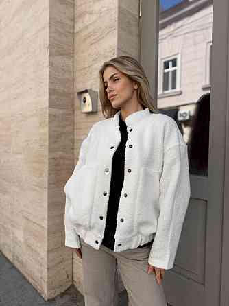 Женский стильный бомбер на кнопках кашемир баранец Молочный Одесса