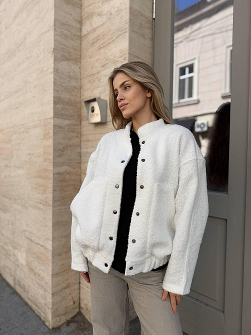 Женский стильный бомбер на кнопках кашемир баранец Молочный Одесса - изображение 1
