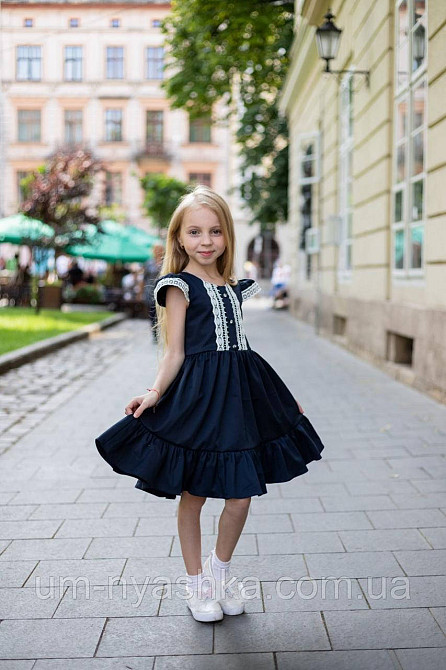 Школьное платье синее с белым кружевом 134-146 Ирен 1 Кривой Рог - изображение 1
