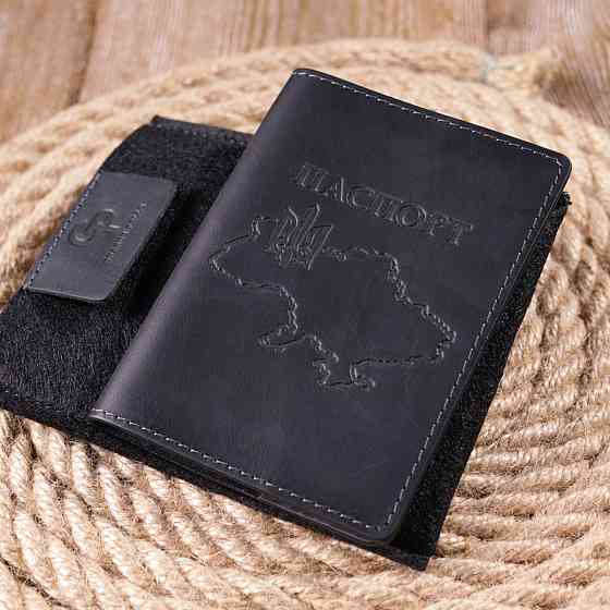 Стильная обложка на паспорт в винтажной коже Карта GRANDE PELLE 16770 Черная Киев