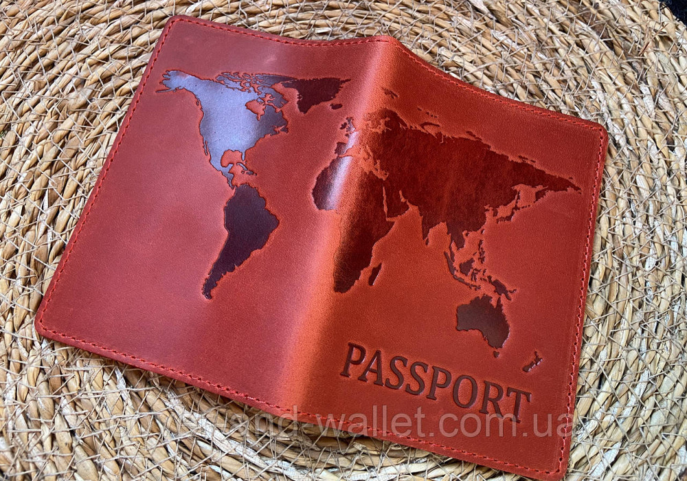 Обкладинка на паспорт з тисненням карта світу з вінтажної шкіри червоного кольору ST Leather Київ - фото 3