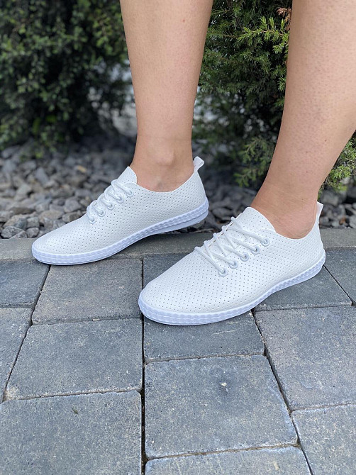 Yzy Мокасини жіночі білі весна-літо зі штучної шкіри, кеди з перфорацією YZY B2108-2 р. 36-39 3 Коломия - фото 1