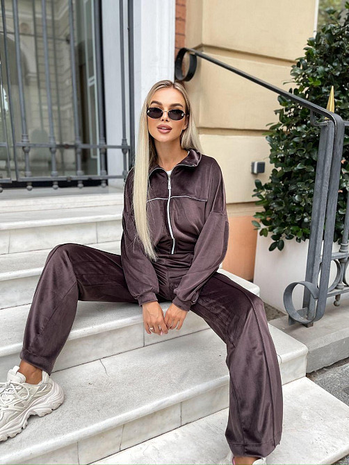 Жіночий стильний повсякденний велюровий костюм-двійка Шоколад Одеса - фото 7