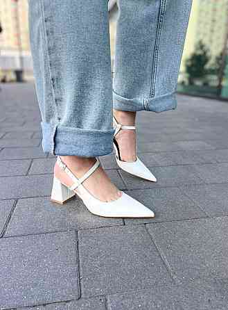 VIKA Стильні жіночі босоніжки літні з закритим носком, на підборах VIKA HD07-12 еко-шкіра білі Киев