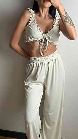 Жіноча піжама-двійка: топ і штани з романтичними рюшами рубчик Молочний Одеса