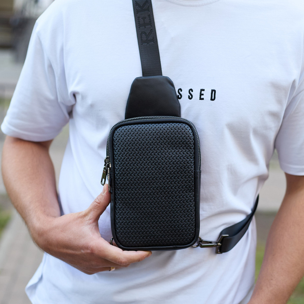 Мужская сумка-слинг через плечо 13х20х5, нагрудная бананка с узором для телефона, черная Каменское - изображение 4