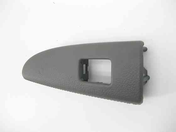 Mercedes-Benz  A2217200689 7H91 Облицювання сіра шкіра кнопки склопідйомника на передній правій дверній карті S-Class W221 Одеса