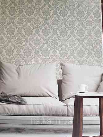 Шпалери вінілові на флізеліні AS creation Perfect 1.06Х10 класика вензелю дамаск сріблясті на світло-сірому Київ