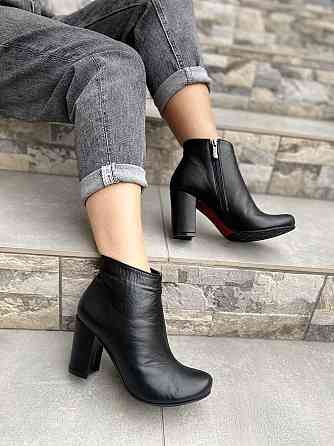 Nivelle Класичні черевики жіночі з натуральної шкіри чорні на підборах весна-осінь демісезонні Коломия