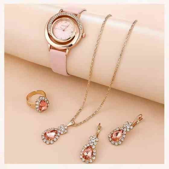 Подарочный набор для женщин наручные часы кольцо ожерелье и серьги в подарочной коробки золотой Киев