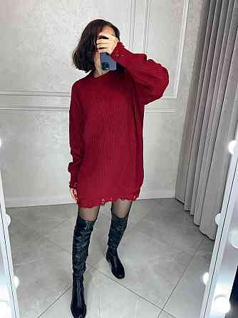 Женское уютное теплое платье свободного силуэта с рваным эффектом машинная вязка Бордо Одесса