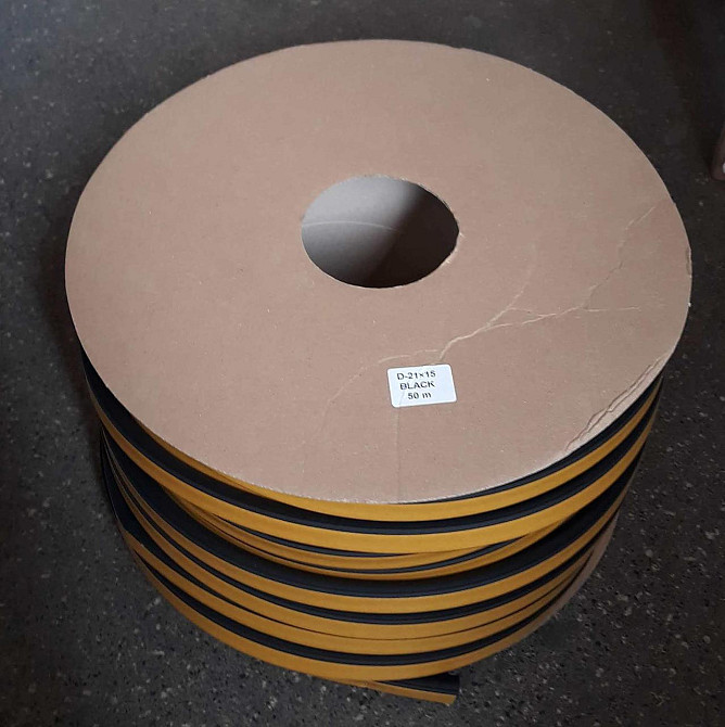 Самоклеючий гумовий ущільнювач профіль D 21х15 (50м) чорний,одинарний Павлоград - фото 1