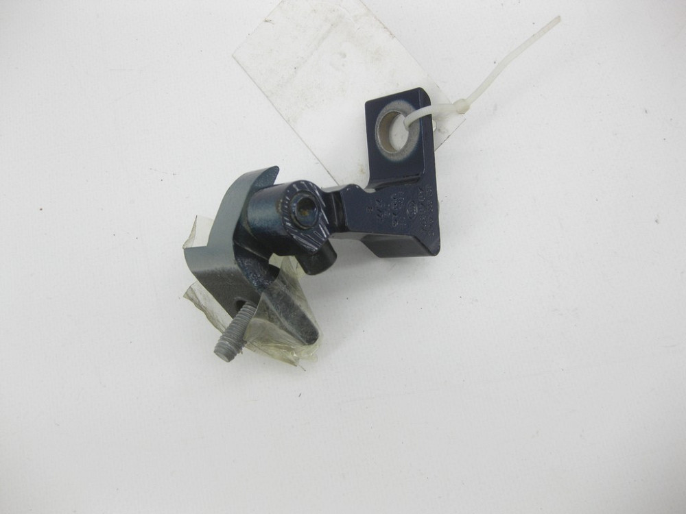 VAG  8S0833404E Половина петлі двері передньої правої, нижня частина нижньої петлі Одеса - фото 3