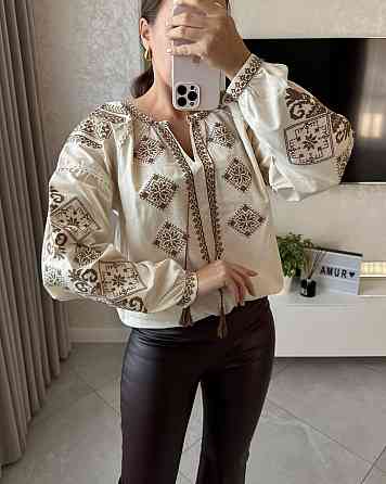 Жіноча сучасна вишиванка в пастельних кольорах бавовна Одеса