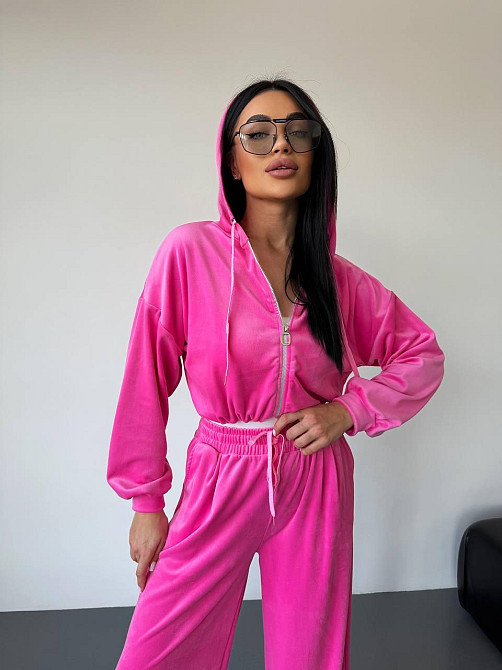Жіночий стильний повсякденний велюровий костюм-двійка Барбі Одеса - фото 4