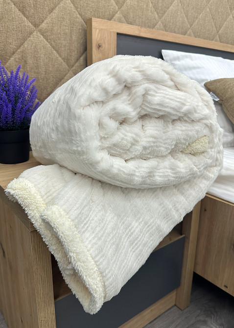 Плед двосторонній 155х200 см (+-5см) із штучною овчиною та хутром Молочний (87-082) Київ - фото 8