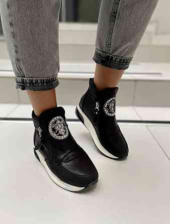 Черевики жіночі VEAGIA чорні еко-шкіра з напиленням висота 12см розмір 36 ( -6) Коломия