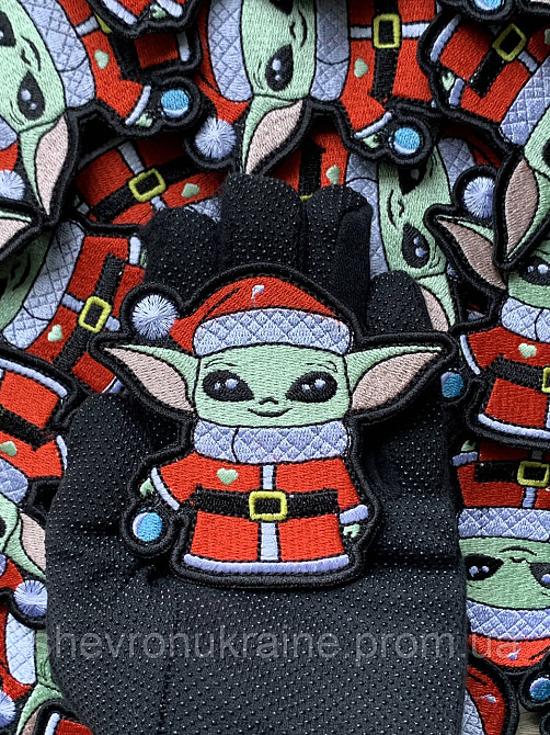 Шеврон новогодний малыш йода (Форма контурная. На липучке) Размер 8x9см Киев - изображение 6