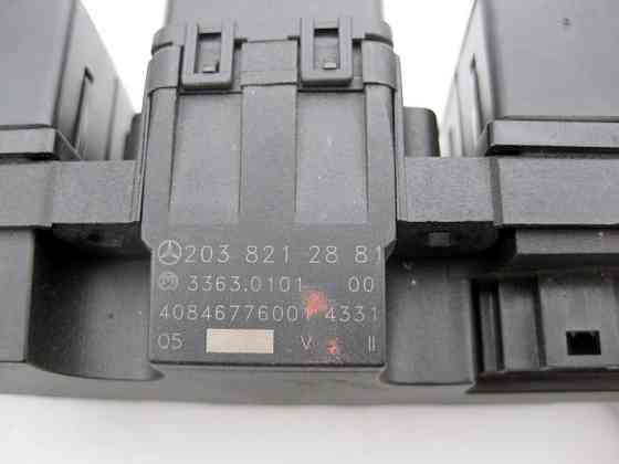 Mercedes-Benz  A2038212881 Блок кнопок аварійки, блокування дверей, складання задніх підголівників, ESP C-Class W203 рестайл CLK C209 Одесса