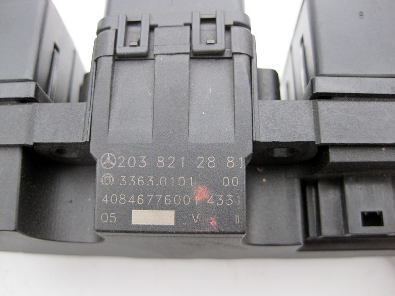 Mercedes-Benz  A2038212881 Блок кнопок аварійки, блокування дверей, складання задніх підголівників, ESP C-Class W203 рестайл CLK C209 Одеса - фото 3